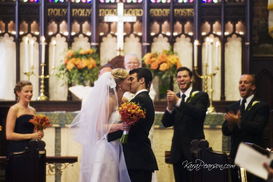 First kiss at New York wedding