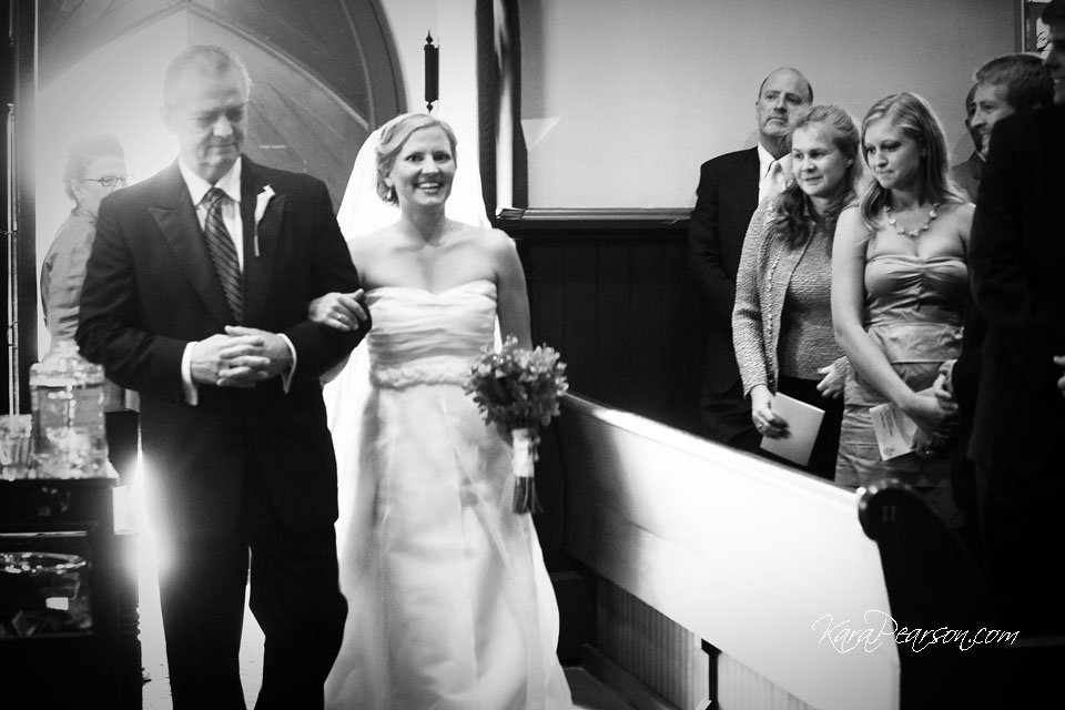 dad walks daughter down aisle